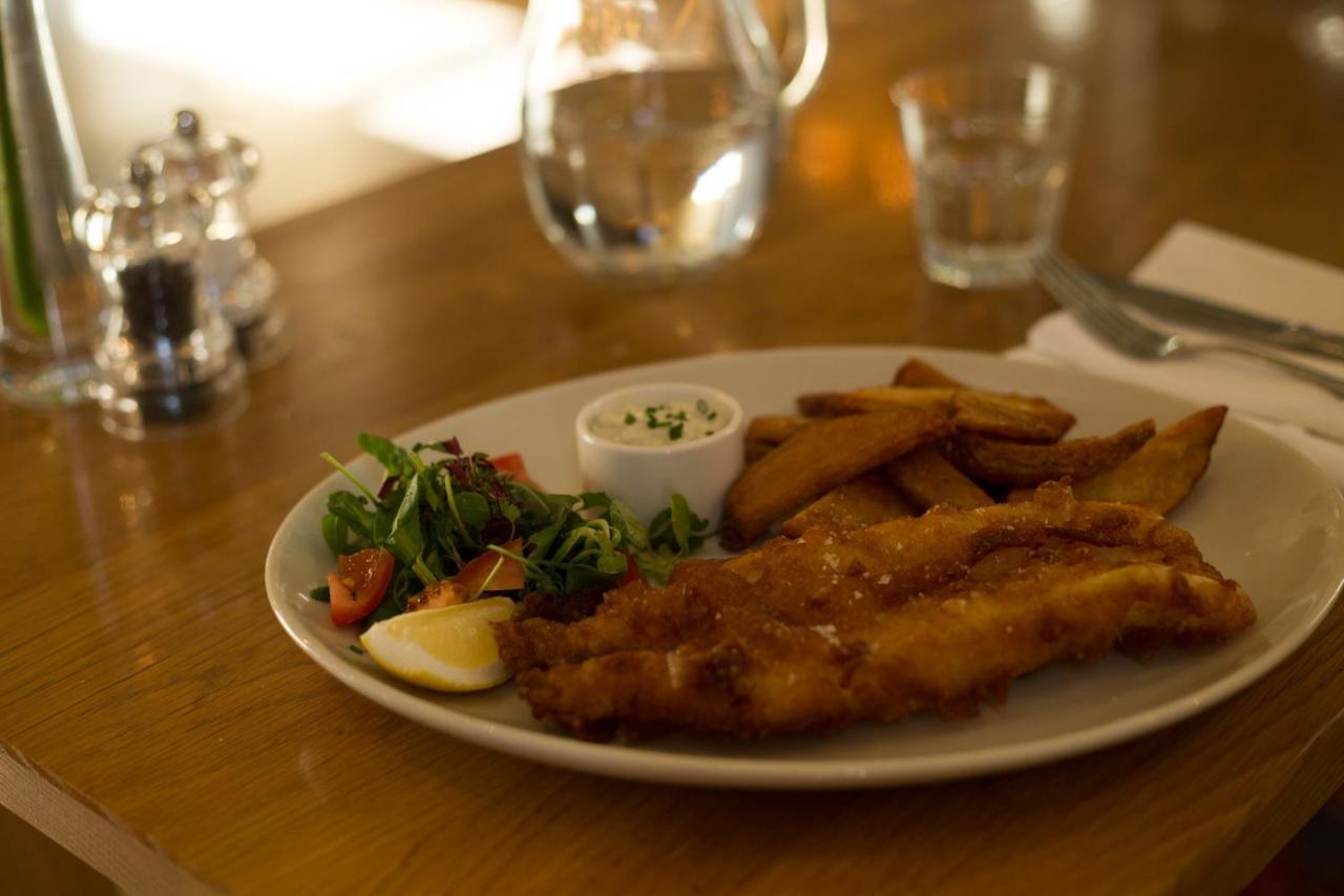Collingwood Arms Hotel Cornhill on Tweed Екстериор снимка