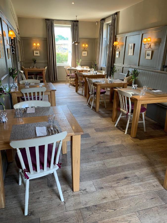 Collingwood Arms Hotel Cornhill on Tweed Екстериор снимка