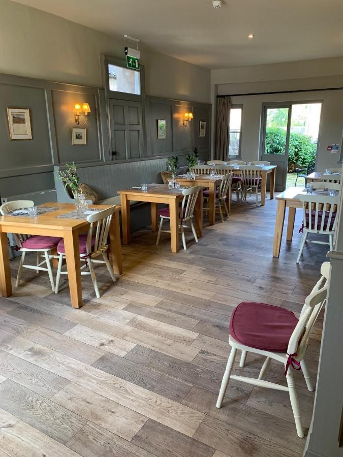 Collingwood Arms Hotel Cornhill on Tweed Екстериор снимка